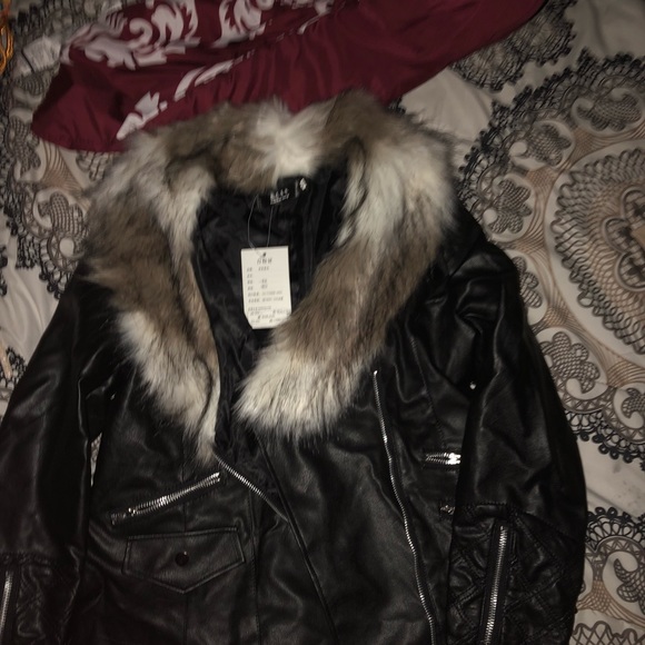 Leather jacket - Picture 2 of 3